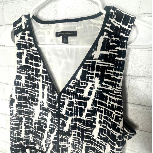 NEW! Banana Republic 12 Graphic Print Maxi Dress Sleevele Cutout Black White - Picture 2 of 8